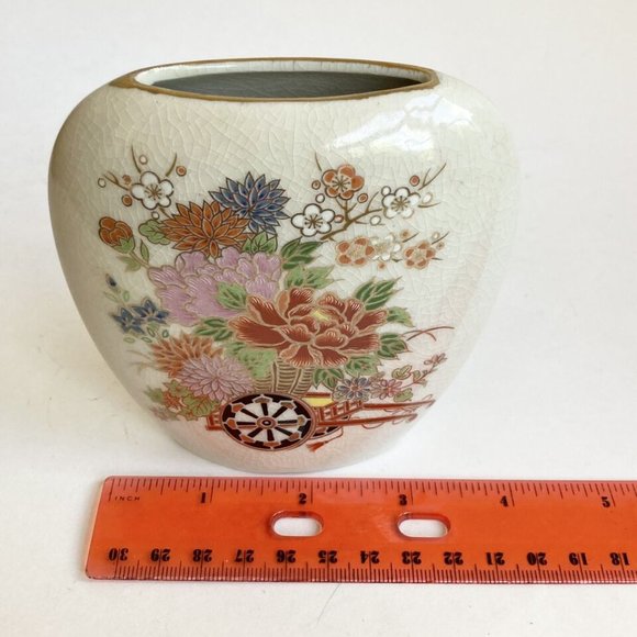 Vintage Asian Japanese Vase Porcelain Flower Cart Cream Pink Small Made in Japan - Picture 16 of 16